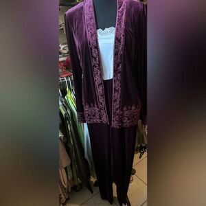 Comfort and glamour beaded velvety loungewear open card. Coldwater Creek size 12